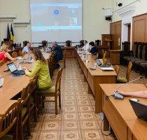 Viorica Dumbrăveanu: „Începând de astăzi salariile lucrătorilor medicali vor fi majorate cu 30 %. Specialiștii din cadrul  MSMPS și CNAM vor oferi tot suportul conducătorilor instituțiilor medicale în realizarea acestui proces