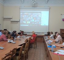 Asistenți medicali, psihologi şcolari și manageri ai instituțiilor de învățământ  sunt instruiți privind măsurile de prevenire a răspândirii infecției COVID-19 în instituțiile de învățământ