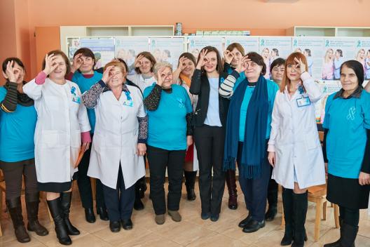 Cancerul de col uterin poate fi prevenit. Fă testul de screening Papanicolau!