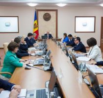 În țară vor fi create servicii specializate de îngrijire în regim de zi, pe o perioadă determinată pentru copii cu vârsta de 4 luni – 3ani