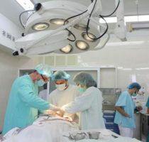 48.000 de angajați din sistemul medical vor beneficia de majorări de salariu începând cu luna decembrie curent