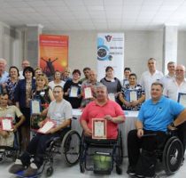 Douăzeci de persoane cu dizabilități locomotorii au beneficiat de dispozitive pentru deplasare