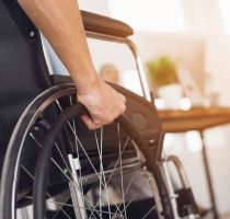 Persoanele cu dizabilități din raioanele țării vor beneficia de compensații majorate de transport