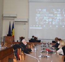 Lucrătorii medicali din țară sunt instruiți cu privire la implementarea vaccinului anti-COVID-19