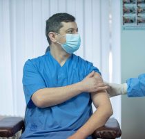 Rezultatele campaniei de vaccinare: Rata morbidității prin infecția COVID-19 în rândul lucrătorilor medicali a scăzut cu 82,5%