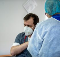 Precizările MSMPS privind imunizarea împotriva COVID-19 cu a doua doză de vaccin pe teritoriul Republicii Moldova în cazul persoanelor care au beneficiat de prima doză peste hotarele țării