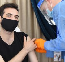 Circa 10.000 persoane au fost vaccinate împotriva COVID-19 în ziua alegerilor parlamentare