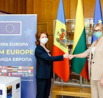 Lituania a donat Republicii Moldova un lot de 26.500 de doze de vaccin AstraZeneca