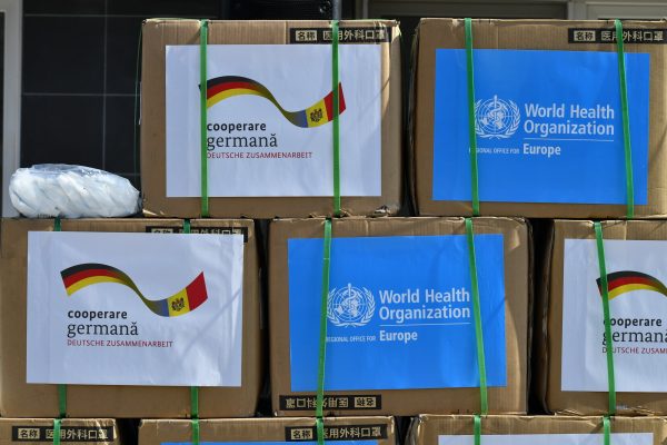 COVID-19: Un milion de măști donate de Germania și OMS