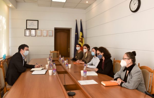 Combaterea violenței în familie și promovarea drepturilor femeilor și copiilor victime ale violenței, o prioritate pe agenda Ministerului Muncii și Protecției Sociale
