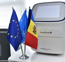 Cel mai performant secvențiator de ultimă generație din lume pentru identificarea variantelor de mutație a virusului SARS-CoV-2 a fost donat de Uniunea Europeană și Organizația Mondială a Sănătății