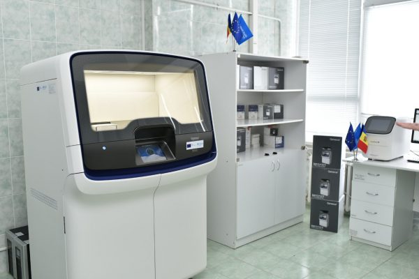 În Republica Moldova a fost confirmată varianta Omicron a virusului SARS-CoV-2