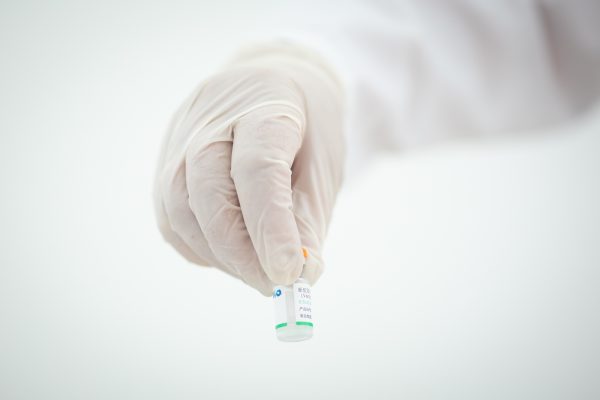 Intervalul pentru administrarea dozei booster a fost redus de la șase la patru luni