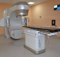 Institutul Oncologic a fost dotat cu un aparat de radioterapie performant, unic în Republica Moldova, pentru tratarea pacienților cu afecțiuni oncologice