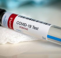 Se atestă o scădere a numărului de cazuri noi de COVID-19 în rândul copiilor