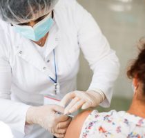 Administrarea celei de-a doua doze booster de vaccin anti-COVID-19 va fi inițiată în Republica Moldova începând cu 25 iulie