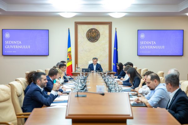 Noi măsuri pentru limitarea consumului de tutun, aprobate de Executiv