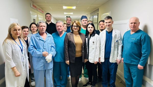 Medicii microchirurgi de la Institutul de Medicină Urgentă au replantat degetele mâinii unui bărbat