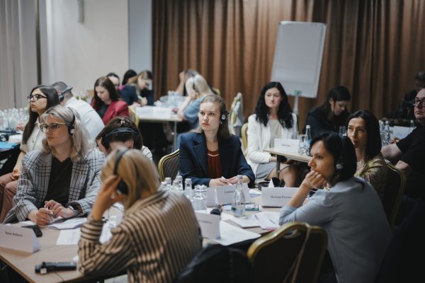 Dincolo de informație: cum învățăm să generăm schimbări reale în comunități