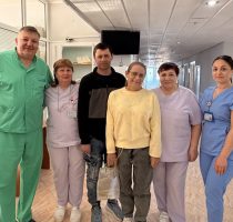 Fratele și-a salvat sora: premieră medicală în Republica Moldova prin prima prelevare laparoscopică a unui lob hepatic de la donator viu