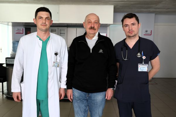 Premieră națională la SCR „Timofei Moșneaga”: intervenție vasculară realizată sub anestezie regională, la pacient conștient, cu monitorizare neurologică directă