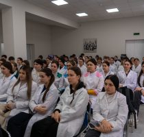 „Busola morală: tu ce ai alege?”: viitorii lucrători medicali au discutat despre importanța integrității în profesie