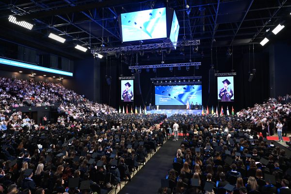 Promoția 2026 a depus jurământul medicului și farmacistului. Ministrul Sănătății a îndemnat absolvenții să exercite profesia cu demnitate, responsabilitate și empatie